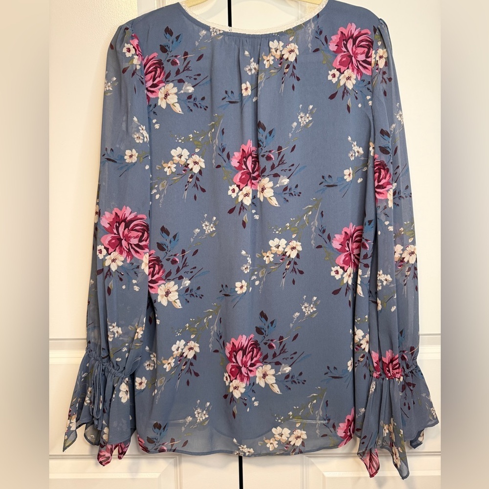 White House Black Market Blue Floral Lace Trim Blouse Size 14 Boho - Picture 2 of 6